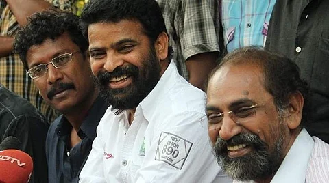 இயக்குநர் ஜனநாதனுக்குத் தீவிர சிகிச்சை: இயக்குநர் அமீர் அறிக்கை