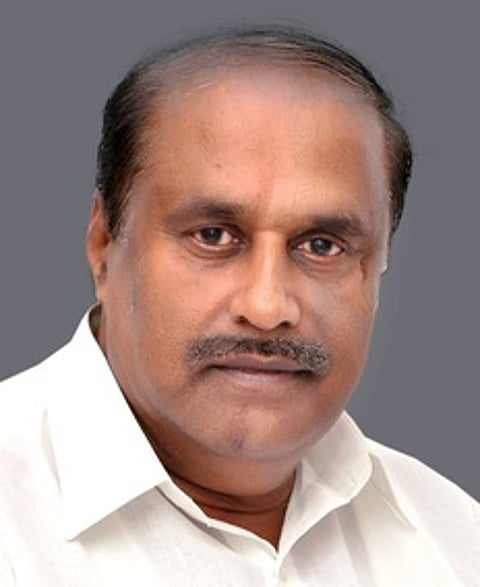 திண்டுக்கல் மாவட்டம் வேடசந்தூா் சட்டப்பேரவைத் தொகுதியில் கால் நூற்றாண்டுக்கு பிறகு சட்டப்பேரவை முன்னாள் துணைத் தலைவா் காந்திராஜன் திமுக சாா்பில் போட்டியிடுகிறாா்.