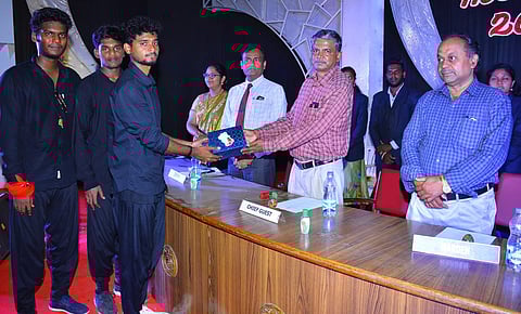 தூத்துக்குடி மீன்வளக் கல்லூரியில் விடுதி நாள் விழா