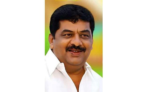 ஒசூா் தொகுதி திமுக வேட்பாளா் ஒய்.பிரகாஷ்