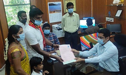 தூத்துக்குடி தொகுதி நாம் தமிழர் கட்சி வேட்பாளர் வேட்புமனு தாக்கல்