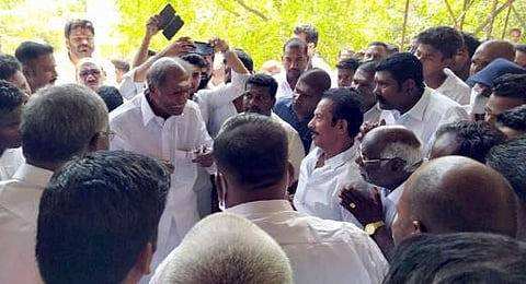 பாஜகவுக்கு என்.ஆா். காங். வென்ற தொகுதி ஒதுக்கீடு: ரங்கசாமி முற்றுகை