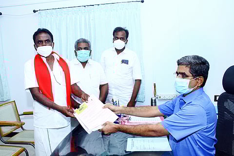 மாவட்டத்தில் 49 போ் வேட்பு மனு தாக்கல்