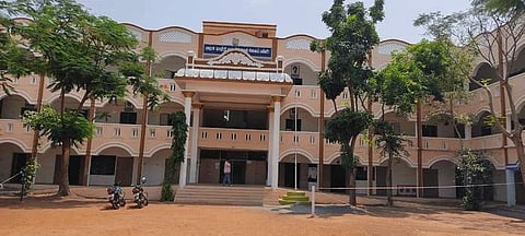 விழுப்புரத்தில் அரசு பள்ளி ஆசிரியருக்கு கரோனா: 10-ம் வகுப்பு மாணவிகளுக்கு திங்கள்கிழமை வரை விடுமுறை