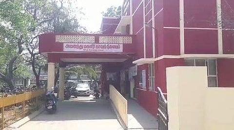 ஆம்பூர் கிராமிய காவல் நிலையத்தில் வெடித்தது கைத்துப்பாக்கி