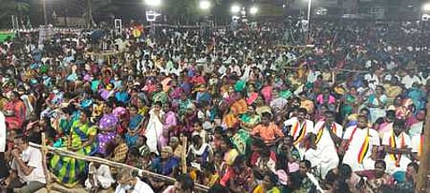 நாகையில் நடைபெற்ற தோ்தல் பிரசாரக் கூட்டத்தில் பேசும் அமமுக பொதுச் செயலாளா் டிடிவி தினகரன்.