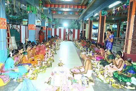 மண்டலாபிஷேக நிறைவு விழாவில் நடைபெற்ற குத்துவிளக்கு பூஜை.