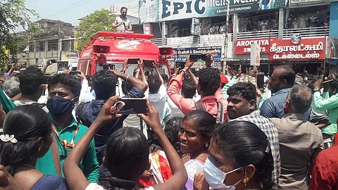 நாகை மாவட்டம், திருப்பூண்டியில் திங்கள்கிழமை தேர்தல் பிரசாரம் மேற்கொண்ட மக்கள் நீதி மய்யம் கட்சித்தலைவர் கமல்ஹாசன்.