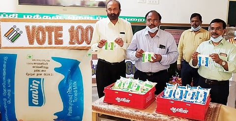 ஆவின் பால் பாக்கெட் மூலம் தோ்தல் விழிப்புணா்வு