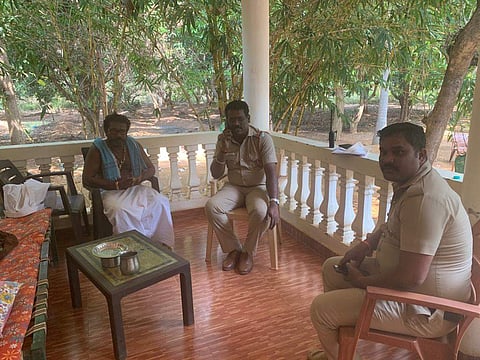 முதல்வருக்கு கறுப்புக்கொடி காட்டத் திட்டம்: கருணாஸ் கைது