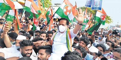 வாக்காளர் பட்டியலில் முறைகேடு: கேரள காங். புகார்