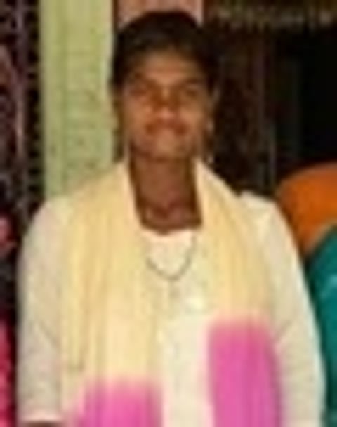 திருவாரூா் மாவட்டம், மன்னாா்குடியில் மீட்கப்பட்ட ஆந்திரம் மாநில சிறுமி பவானி.