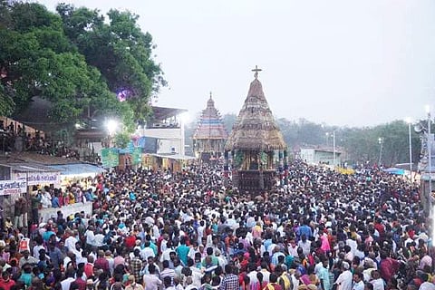 மயிலம் முருகர் கோவிலில் பங்குனி உத்திர தேரோட்டம்
