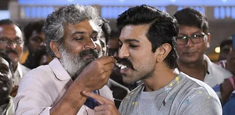 ஆர்ஆர்ஆர் படப்பிடிப்பில் ராம் சரண் பிறந்த நாள் கொண்டாட்டம் (விடியோ)