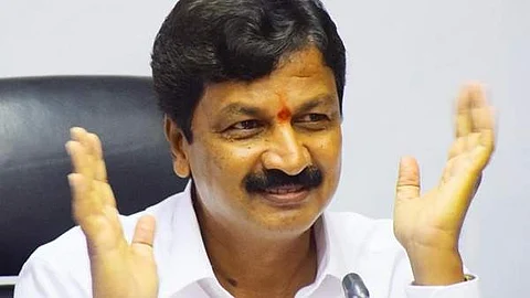 பாலியல் சர்ச்சையில் சிக்கிய கா்நாடக நீா்பாசனத் துறை அமைச்சா் ரமேஷ் ஜாா்கிஹொளி.