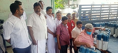 அலுவலா்களுக்குப் பயிற்சியளிக்க வாக்குப் பதிவு இயந்திரங்கள்