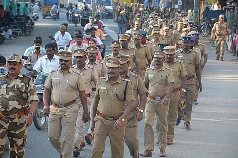 கிருஷ்ணகிரியில் நடைபெற்ற கொடி அணிவகுப்பு. ~பென்னாகரத்தில் நடைபெற்ற கொடி அணிவகுப்பு.