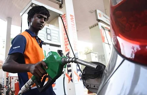 பெட்ரோல், டீசல் விலை 2-வது நாளாக அதிகரிப்பு