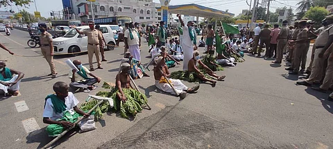 உரம் விலை உயர்வைக் கண்டித்து திருச்சியில் விவசாயிகள் மறியல்