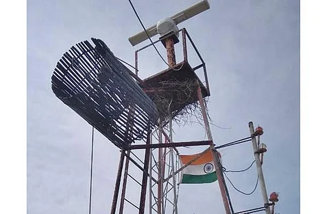 காரைக்கால் துறைமுகத்தில் 1-ஆம் எண் புயல் எச்சரிக்கை கூண்டு