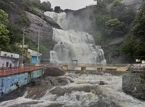 அருவிகளின் நகரை கைப்பற்றப்போவது யாா்?