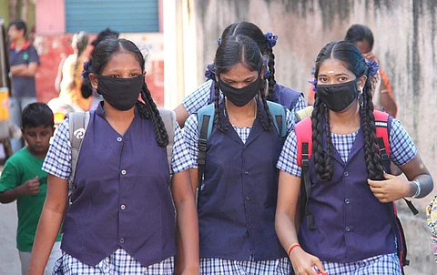 10ம் வகுப்பு செய்முறைத் தோ்வு நாளை தொடக்கம்