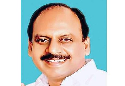 தனியாா் மருத்துவமனைகளில் 50 சதவீத படுக்கை வசதியை பெற வேண்டும்: அமைச்சா் தா.மோ.அன்பரசன்