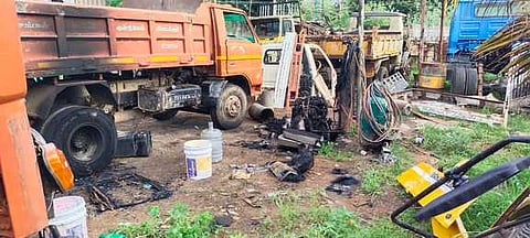 தீ விபத்தில் சேதமடைந்த பொருள்கள்.