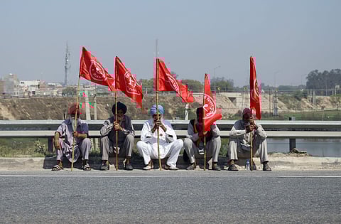 மே 26-இல் கருப்புகொடி போராட்டம்:விவசாயிகள் சம்மேளனம் முடிவு