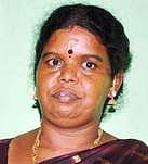 தேவகோட்டையில் தாய், மகள் தூக்கிட்டுத் தற்கொலை: மற்றொரு மகள் தலையில் காயங்களுடன் உயிரிழப்பு