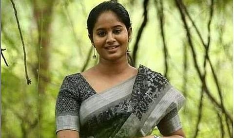 படம் - instagram.com/pavi_teacher_official/