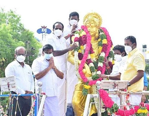 திருச்சியில் முத்தரையர் சிலைக்கு அமைச்சர்கள் மரியாதை