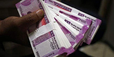 புழக்கத்திலிருந்து குறைந்து வரும் 2000 ரூபாய் நோட்டுகள்