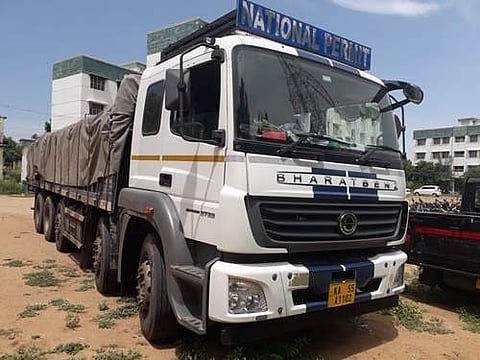 தாராபுரம் அருகே லாரி ஓட்டுநரிடம் ரூ.40 லட்சம் பறிமுதல்: ஹவாலா பணமா என்று விசாரணை