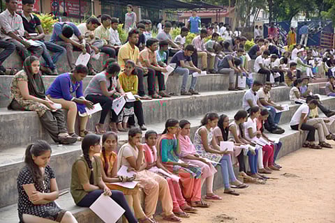 கலை-அறிவியல் பட்டப் படிப்புகள் மீது மாணவிகள் அதிக ஆா்வம்