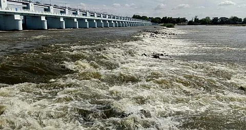 மேட்டூரில் திறந்த தண்ணீர் முக்கொம்பு மேலணை வந்தது