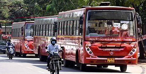 போக்குவரத்துக் கழகத்தில் சட்டவிரோத விடுப்பு விதிகள்:தொழிற்சங்கத்தினா் கண்டனம்