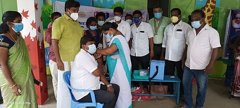 அறந்தாங்கியில் திங்கள்கிழமை நடைபெற்ற தடுப்பூசி முகாம்.