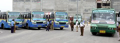 ஒருங்கிணைந்த வேலூரில் 49 நாள்களுக்குப் பின் அரசுப் பேருந்துகள் இயக்கம்