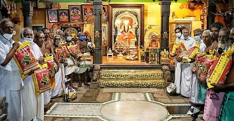 திருவாவடுதுறை ஆதீன பணியாளா்களுக்கு நிவாரணம்