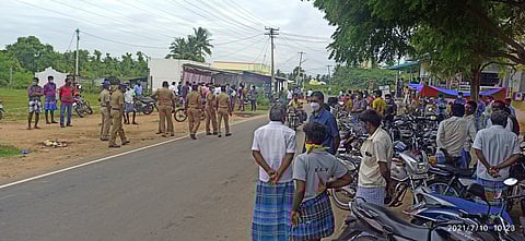 கே.கே.நகரில் குவிக்கப்பட்ட போலீலாா்.