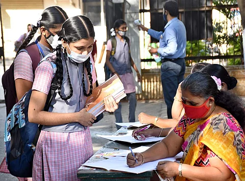 தமிழ்நாட்டில் பள்ளிகள் திறப்பு: ஜூலை 16-ல் முக்கிய ஆலோசனை