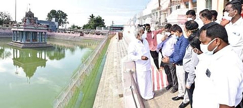 திருத்தணி அருள்மிகு சுப்பிரமணிய சுவாமி திருக்கோவிலில் ஆய்வு மேற்கொண்ட இந்து சமயம் மற்றும் அறநிலையத்துறை அமைச்சர் பி.கே.சேகர்பாபு.