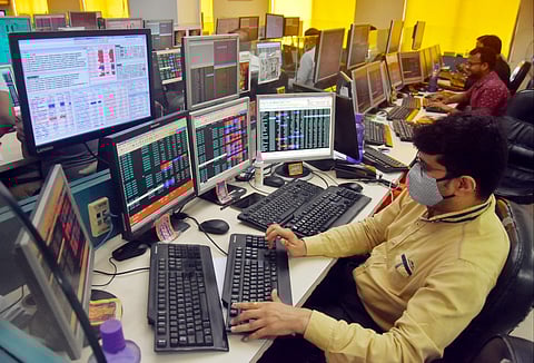 லாபப் பதிவால் சென்செக்ஸ், நிஃப்டி கடும் சரிவுடன் நிறைவு!
