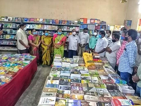 வாழப்பாடியில் புத்தக கண்காட்சி தொடங்கியது