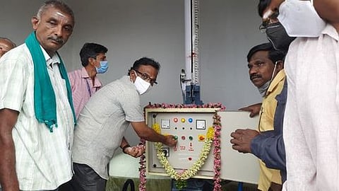 100 அடியை எட்டியது பவானிசாகா் அணை:உபரி நீா் வெளியேற்றம்