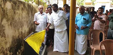 கோயில் முன் கட்டப்பட்டுள்ள மேற்கூரையை திறந்து வைத்தாா் ஜே.ஜி.பிரின்ஸ் எம்.எல்.ஏ.