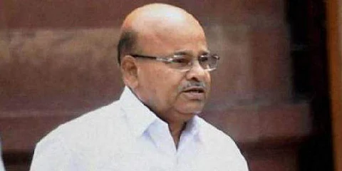 அமைச்சருக்கு ஆளுநர் பதவி: மத்திய அமைச்சரவை மாற்றப்படுகிறது