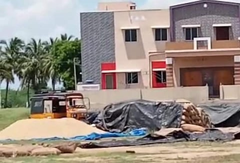 உசிலம்பட்டி அருகே கொள்முதல் மையத்தில் நெல் மூட்டைகள் திருட்டு