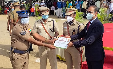 75-வது சுதந்திர தினம்: கோவையில் ஆட்சியர் கொடியேற்றினார்